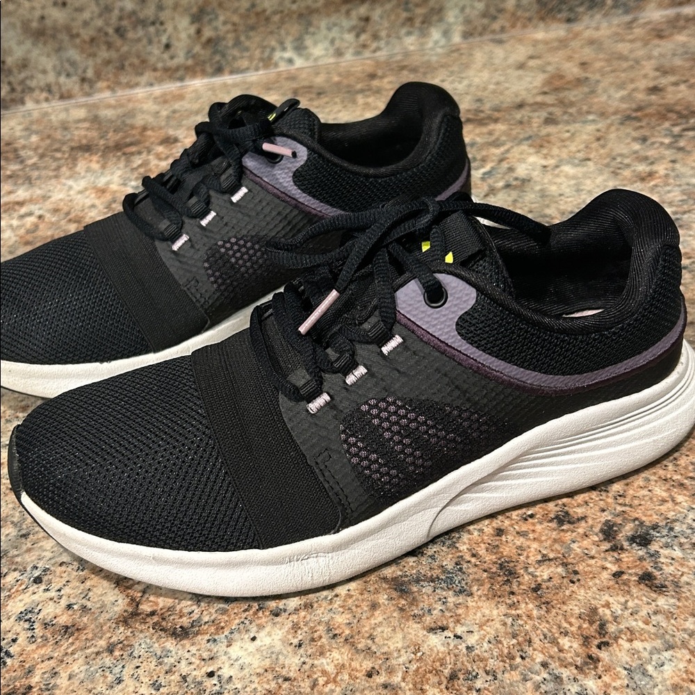 Under Armour Charged Breathe Women's 8.5 Black & Lavender Running Shoes EUC - Picture 3 of 10